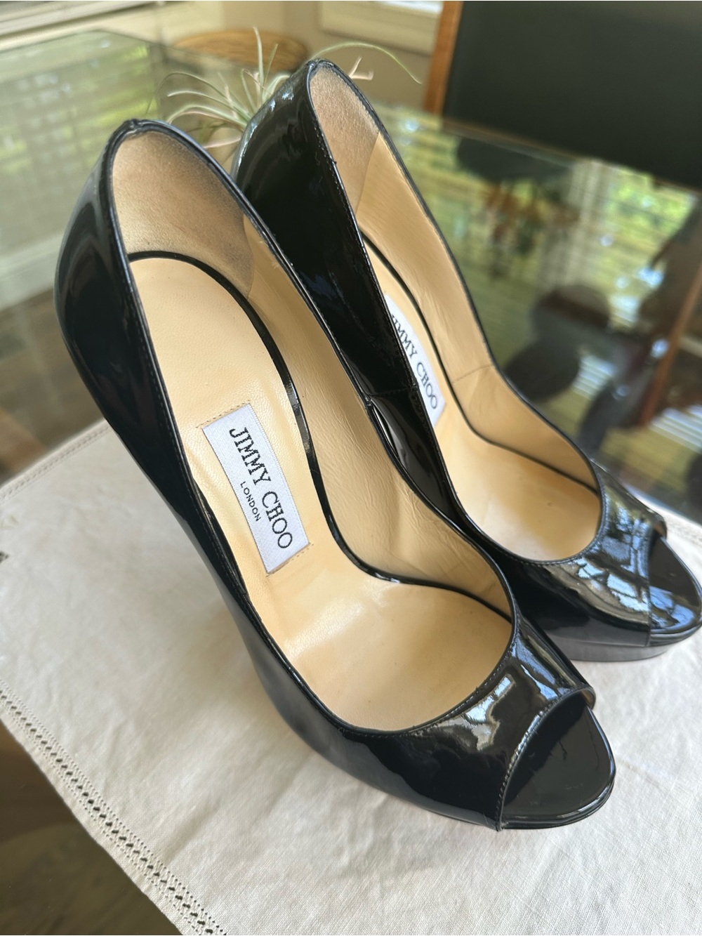 Jimmy Choo Black Vibe 145M Patent Peep-Toe Platorm High Heels Sz 38.5